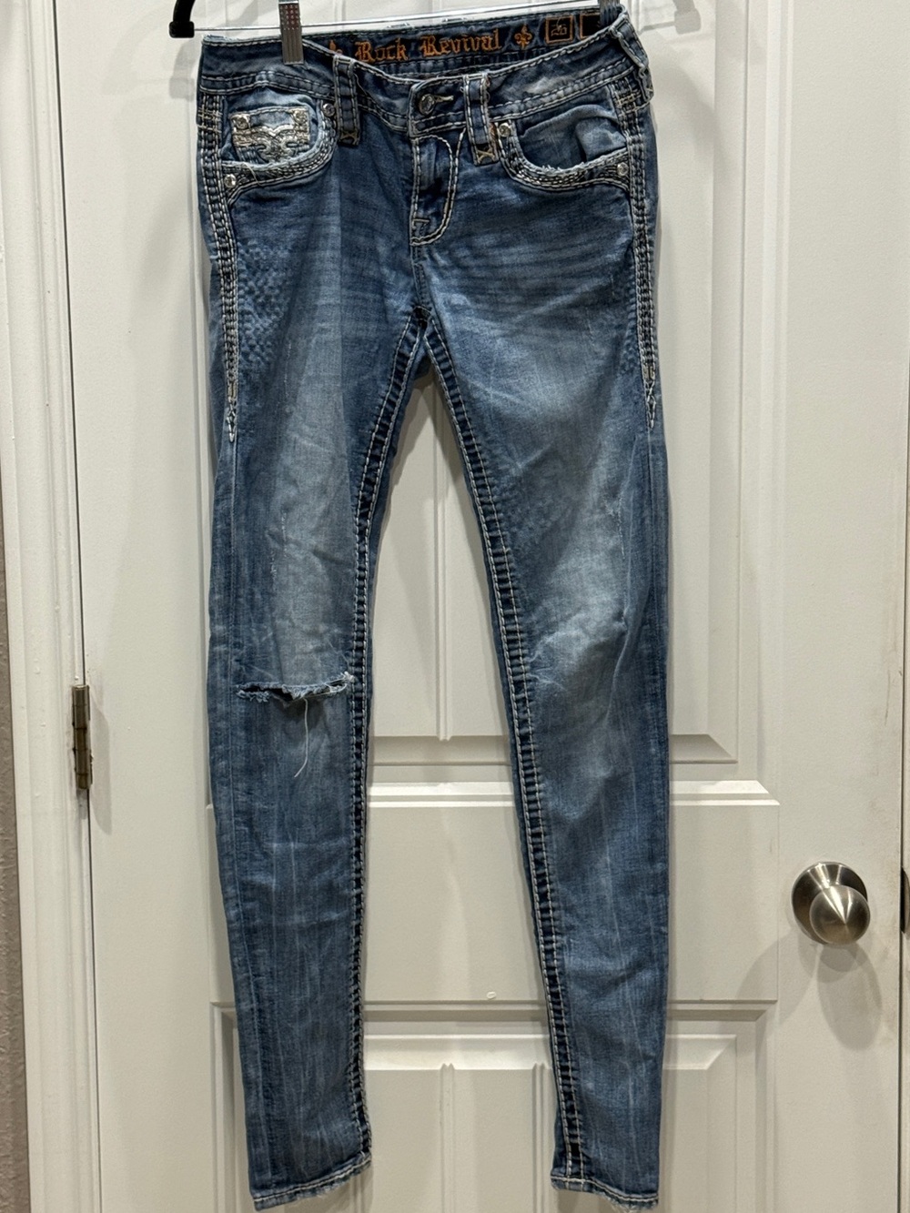 Rock Revival Women’s 26 Y2K Fleur de Lis Rhinestone Distressed Skinny Jeans EUC